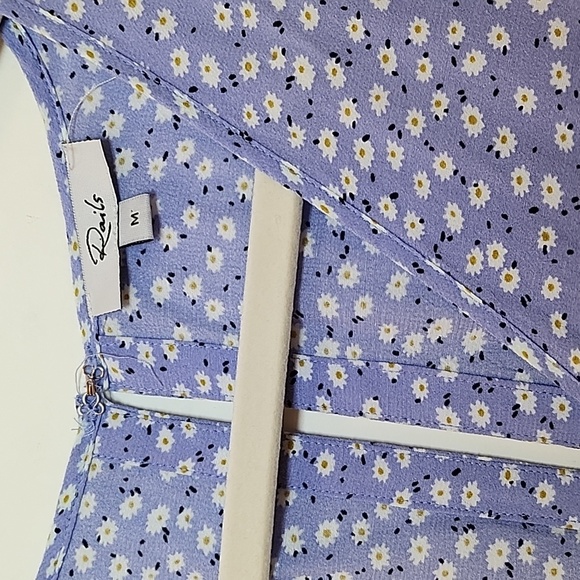 Rails Women’s Sophia Sky Blue Daisies Romper Belted V-Neck Short Sleeve Size Med - Picture 9 of 16